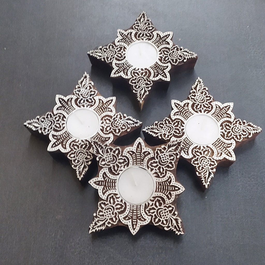 Festive Set Of 4 Snowflake Design Tea Light Holders Handcrafted in Wood. L 10 cm x W 10 cm x Ht 2.5 cm
