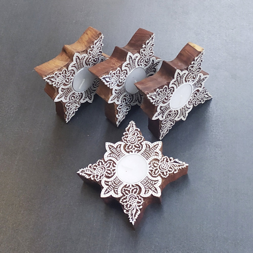 Festive Set Of 4 Snowflake Design Tea Light Holders Handcrafted in Wood. L 10 cm x W 10 cm x Ht 2.5 cm