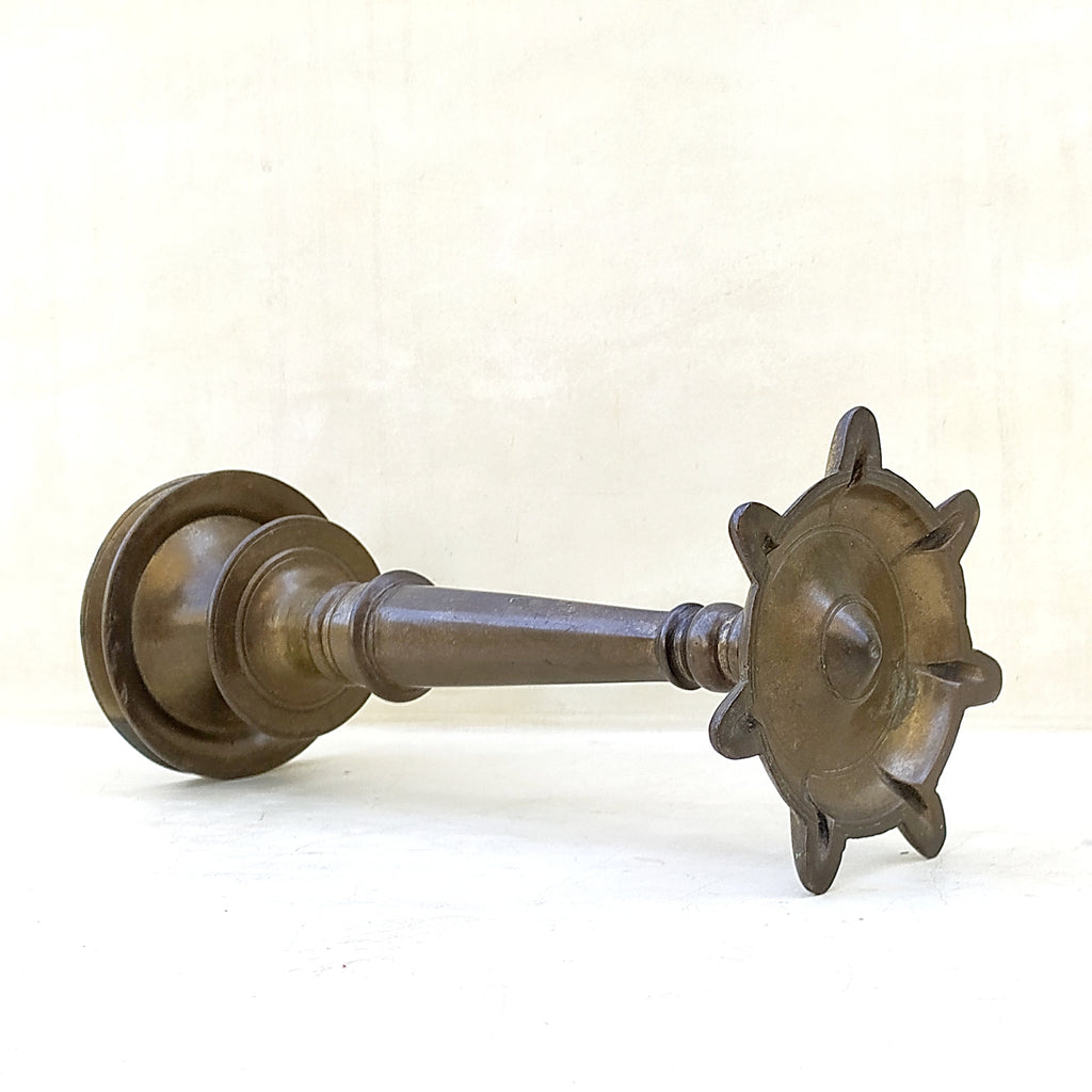 Traditional Vintage Brass Oil Vilakku Oil Lamp With 7 Wick Holders, Ht 32 cm x Dia 12 cm