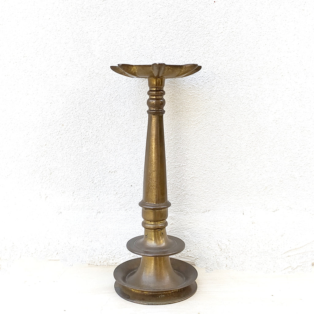 Traditional Vintage Brass Oil Vilakku Oil Lamp With 7 Wick Holders, Ht 32 cm x Dia 12 cm