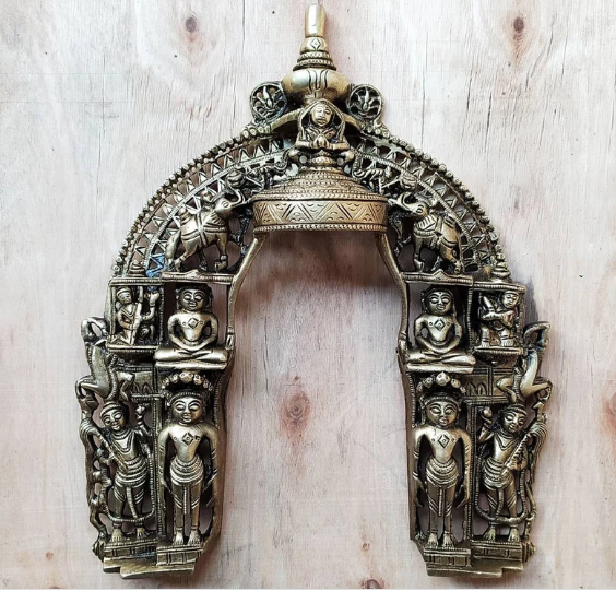 Vintage Brass Prabhavali Of Lord Mahavira With Worshippers - Spiritual Leader And Teacher of Jainism. Ht 32 x W 25 x D 8 cm
