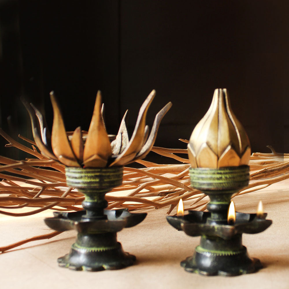 Set Of 2 Vintage Lotus Oil Lamps With 16 Lotus Petals & 8 Oil Diyas - H 12 cm x W 8 cm - theindianweave