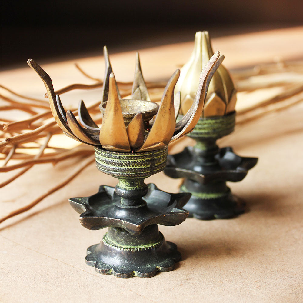 Set Of 2 Vintage Lotus Oil Lamps With 16 Lotus Petals & 8 Oil Diyas - H 12 cm x W 8 cm - theindianweave