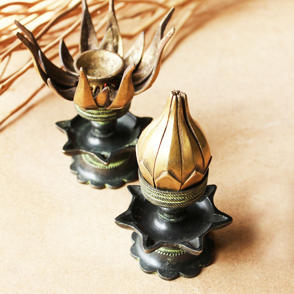 Set Of 2 Vintage Lotus Oil Lamps With 16 Lotus Petals & 8 Oil Diyas - H 12 cm x W 8 cm - theindianweave