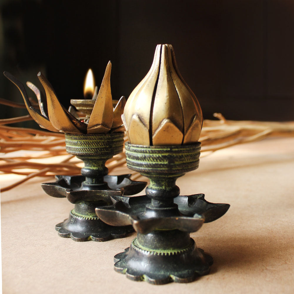 Set Of 2 Vintage Lotus Oil Lamps With 16 Lotus Petals & 8 Oil Diyas - H 12 cm x W 8 cm - theindianweave