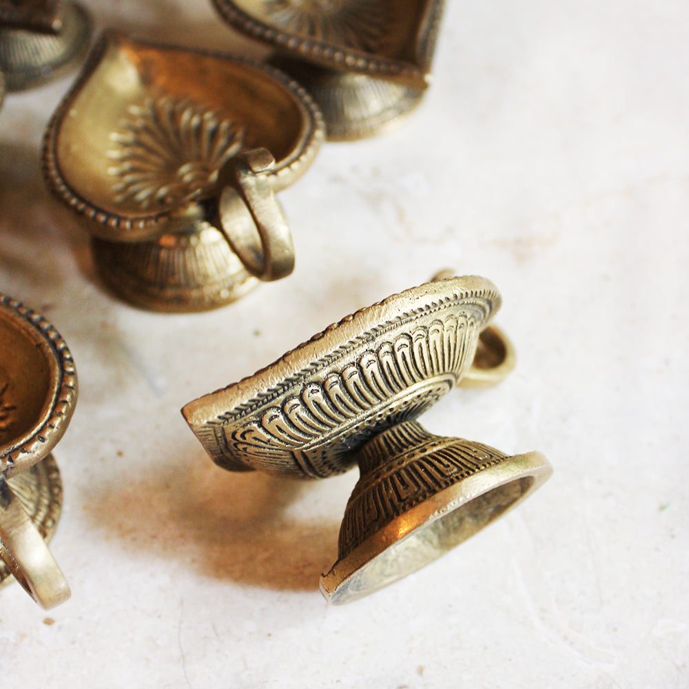 Set Of 6 Vintage Brass Heart Shaped Oil Lamps | Diyas .  Length 11 cm x W 7 cm x H 7 cm